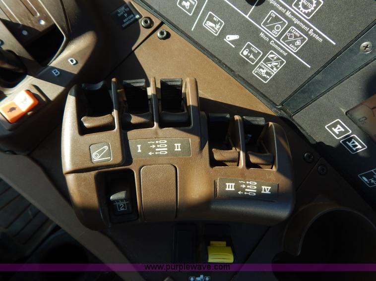 image for item H3832 2009 John Deere 7630 MFWD tractor