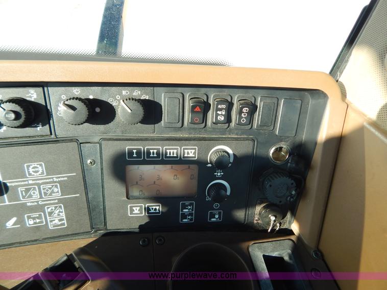 image for item H3832 2009 John Deere 7630 MFWD tractor