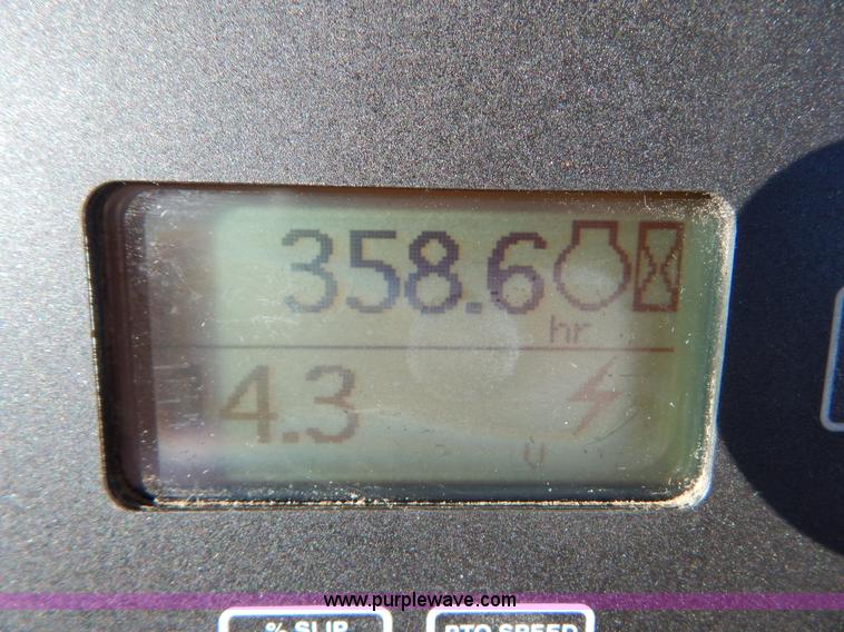 image for item H3832 2009 John Deere 7630 MFWD tractor