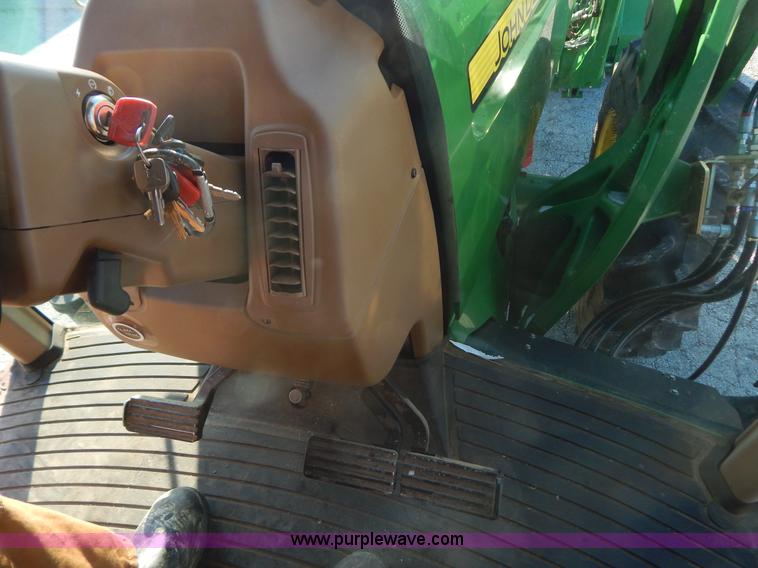 image for item H3832 2009 John Deere 7630 MFWD tractor