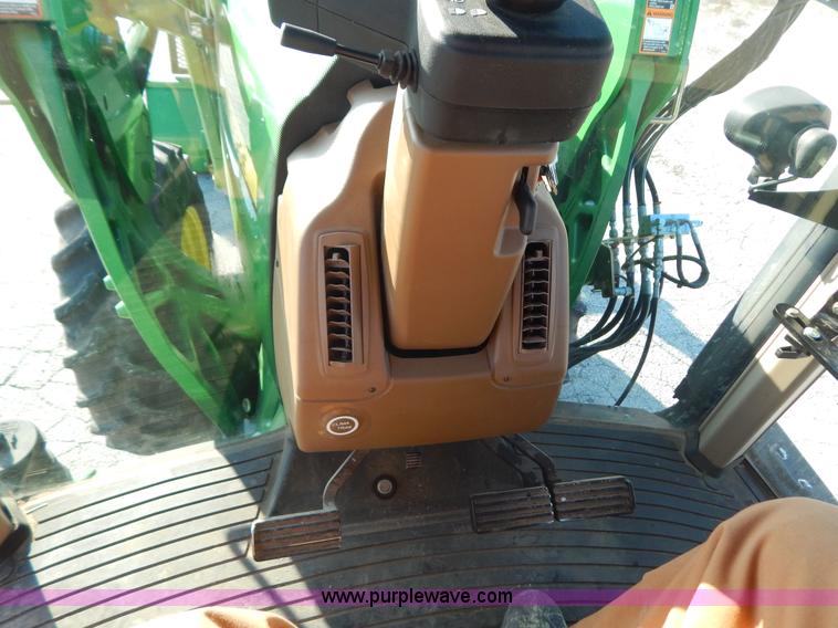 image for item H3832 2009 John Deere 7630 MFWD tractor