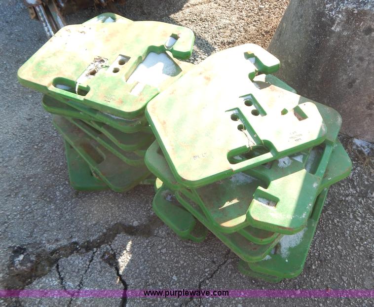 image for item H3832 2009 John Deere 7630 MFWD tractor