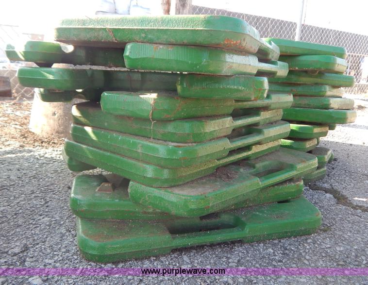 image for item H3832 2009 John Deere 7630 MFWD tractor