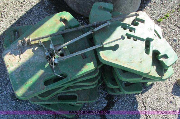image for item H3832 2009 John Deere 7630 MFWD tractor