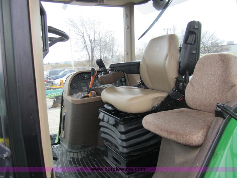 image for item H3832 2009 John Deere 7630 MFWD tractor