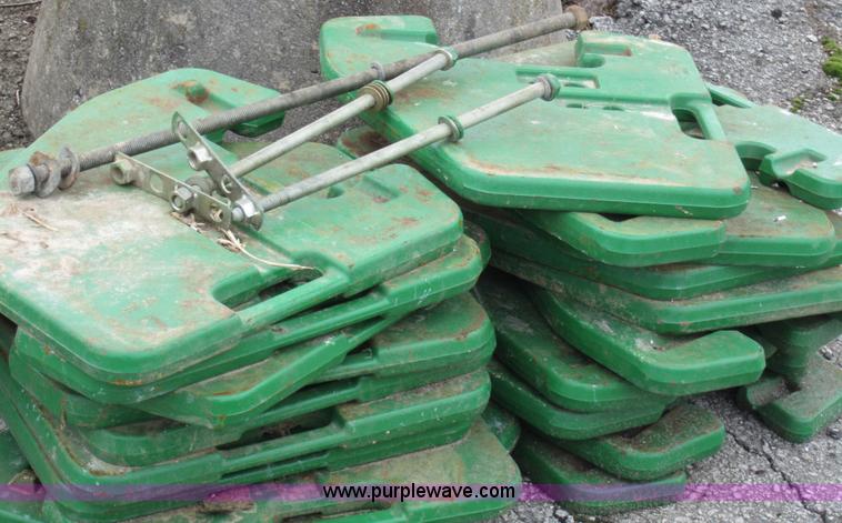 image for item H3832 2009 John Deere 7630 MFWD tractor