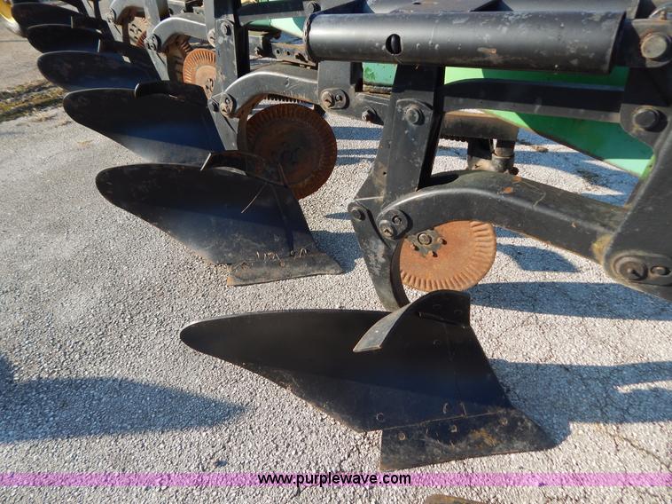 image for item H3835 John Deere 2800 six bottom plow