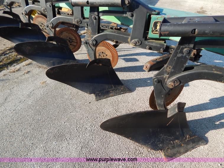 image for item H3835 John Deere 2800 six bottom plow