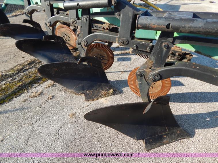 image for item H3835 John Deere 2800 six bottom plow