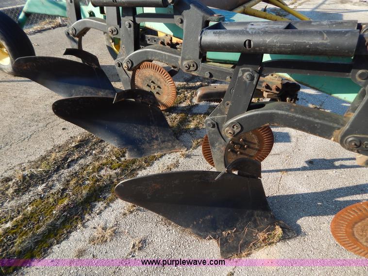 image for item H3835 John Deere 2800 six bottom plow