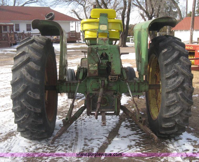 image for item I5736 1962 John Deere 3010 tractor