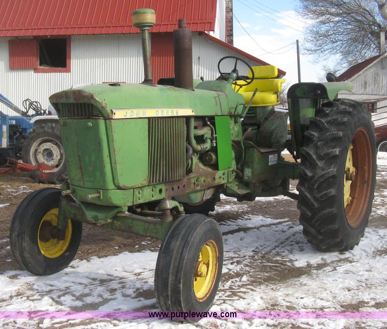 image for item I5736 1962 John Deere 3010 tractor
