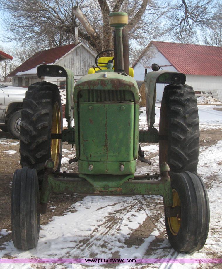 image for item I5736 1962 John Deere 3010 tractor