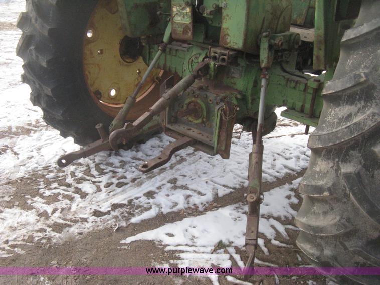 image for item I5736 1962 John Deere 3010 tractor
