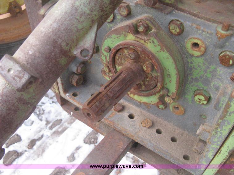 image for item I5736 1962 John Deere 3010 tractor