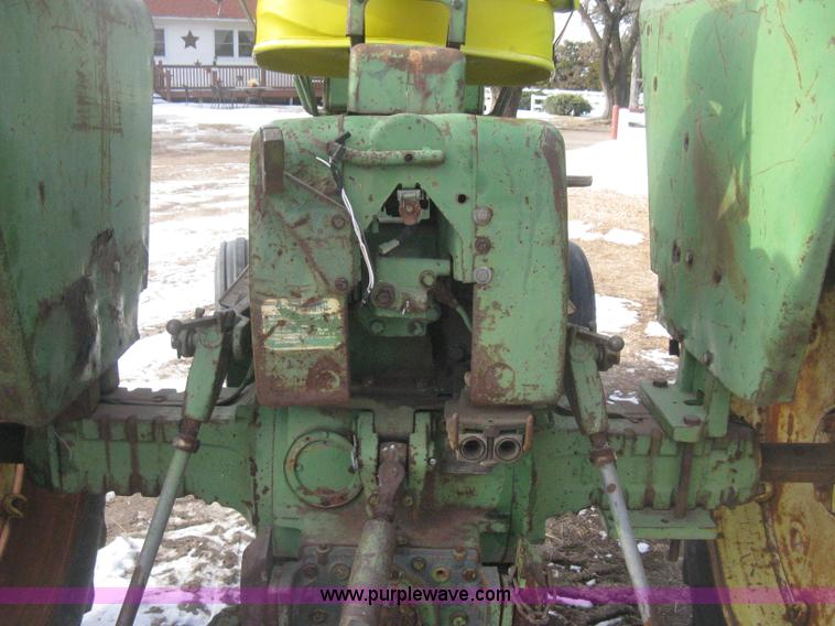 image for item I5736 1962 John Deere 3010 tractor