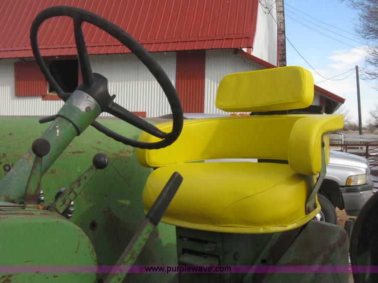 image for item I5736 1962 John Deere 3010 tractor