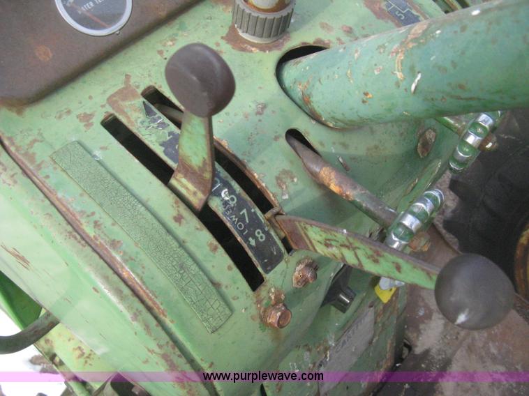 image for item I5736 1962 John Deere 3010 tractor