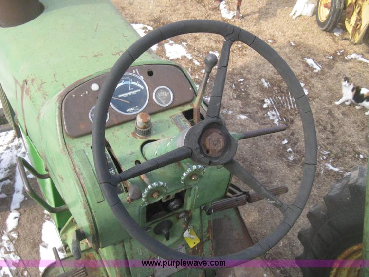 image for item I5736 1962 John Deere 3010 tractor