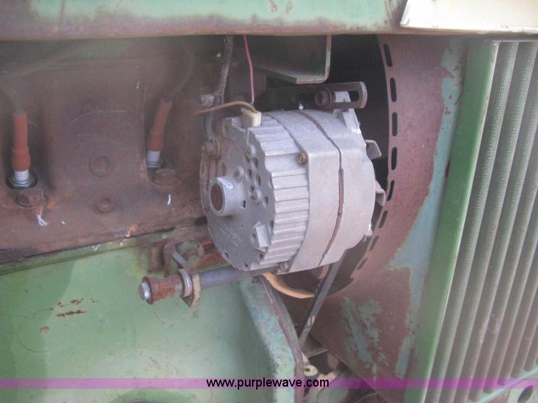 image for item I5736 1962 John Deere 3010 tractor