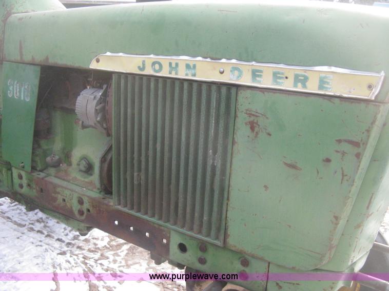 image for item I5736 1962 John Deere 3010 tractor