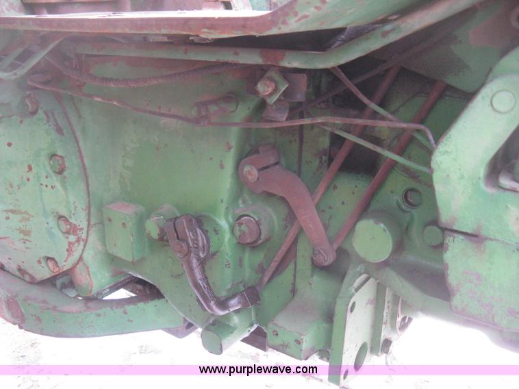 image for item I5736 1962 John Deere 3010 tractor