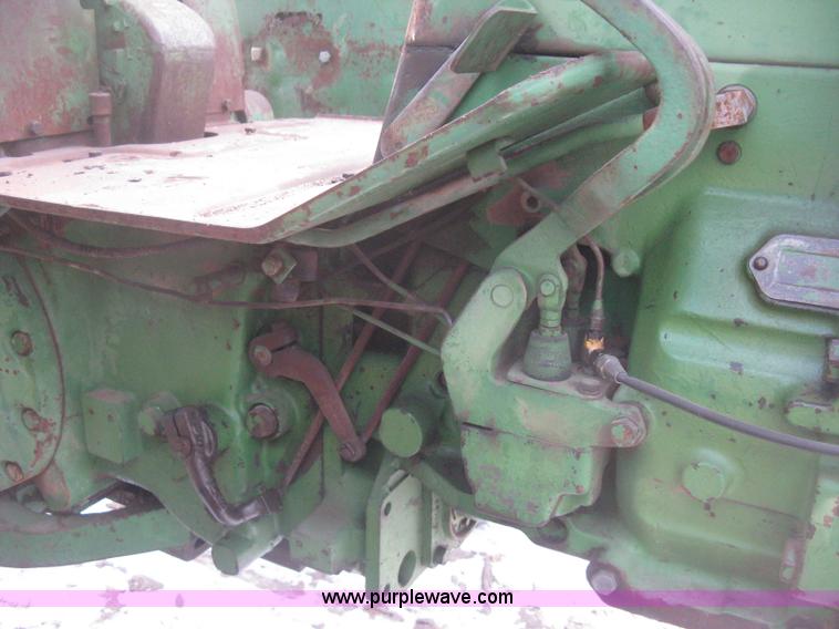 image for item I5736 1962 John Deere 3010 tractor