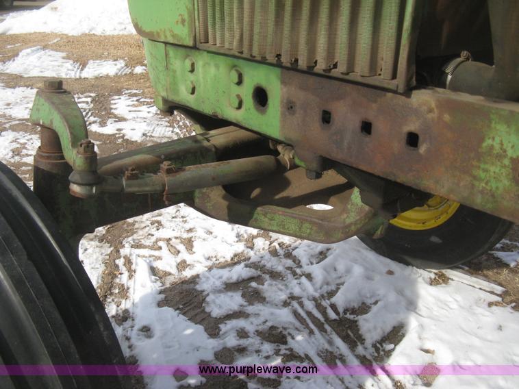 image for item I5736 1962 John Deere 3010 tractor