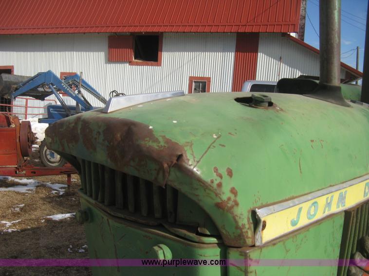 image for item I5736 1962 John Deere 3010 tractor