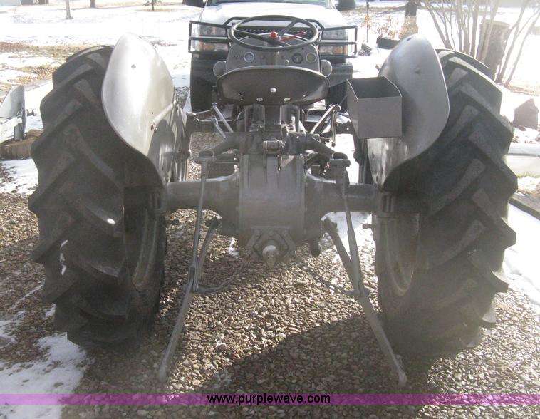 image for item I5738 1948 Ferguson TE20 tractor