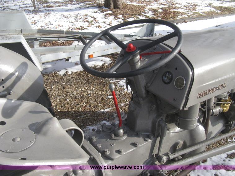 image for item I5738 1948 Ferguson TE20 tractor