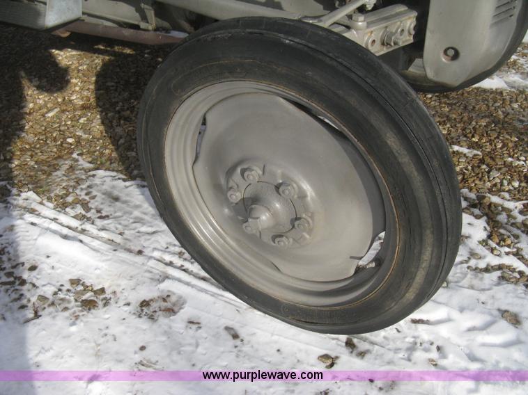 image for item I5738 1948 Ferguson TE20 tractor