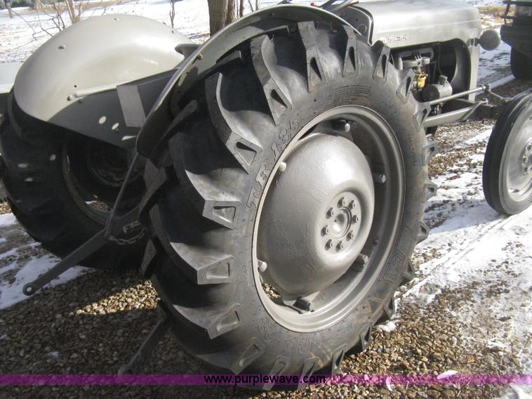 image for item I5738 1948 Ferguson TE20 tractor