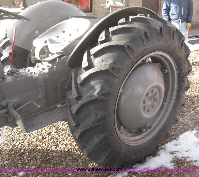 image for item I5738 1948 Ferguson TE20 tractor