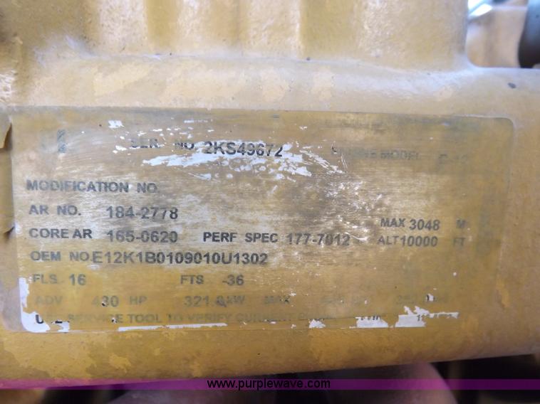 image for item I8251 2000 Peterbilt 385 semi truck