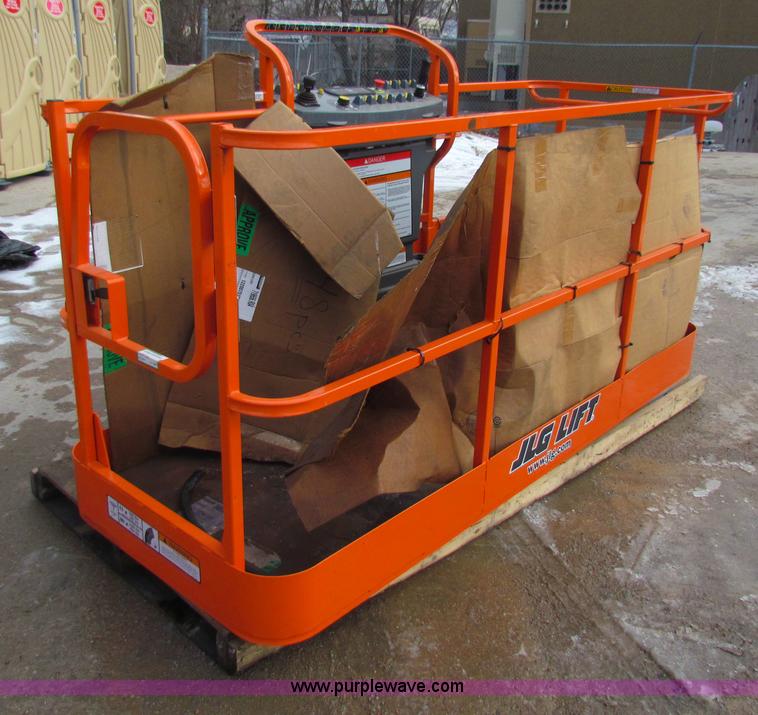 image for item AE9071 JLG basket