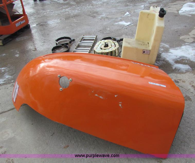 image for item AE9073 JLG 600A engine cover