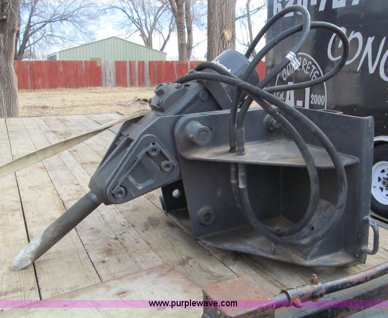 image for item AY9955 Bobcat 2500-6 hydraulic breaker