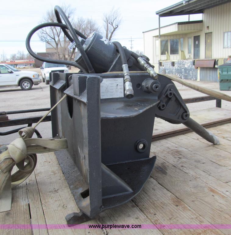 image for item AY9955 Bobcat 2500-6 hydraulic breaker