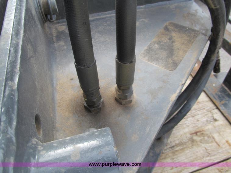 image for item AY9955 Bobcat 2500-6 hydraulic breaker