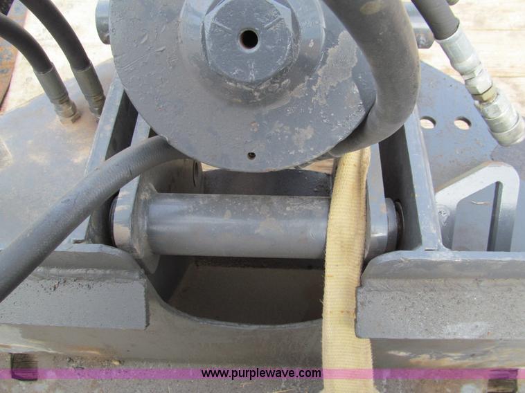 image for item AY9955 Bobcat 2500-6 hydraulic breaker