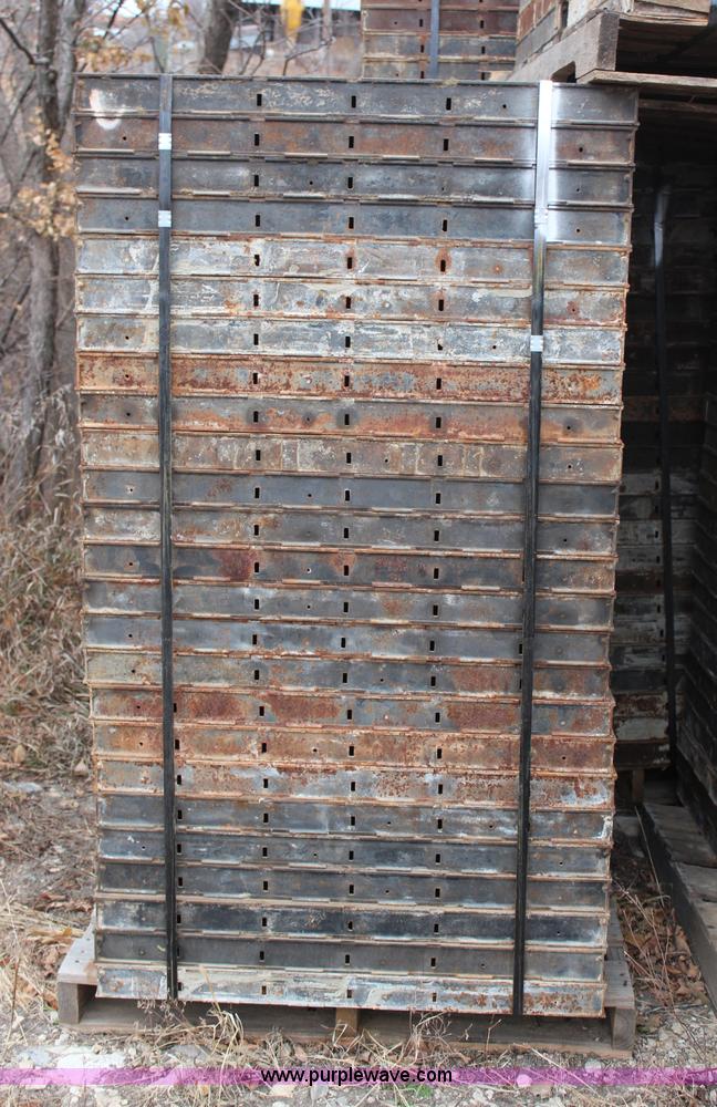 image for item C1716 (250) 3'L x 2'W concrete forms