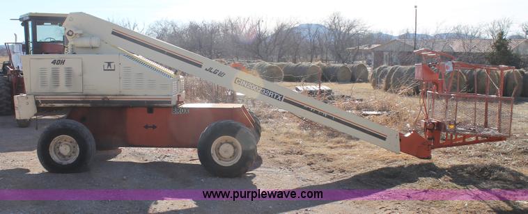 image for item C3672 1990 JLG 40H boom lift