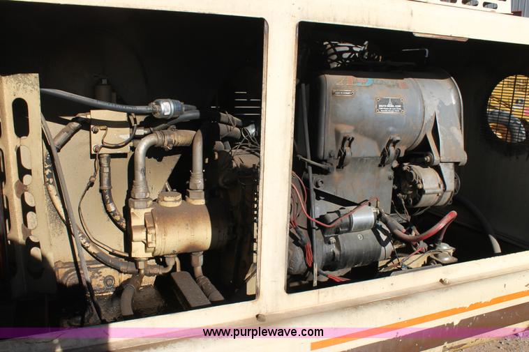 image for item C3672 1990 JLG 40H boom lift