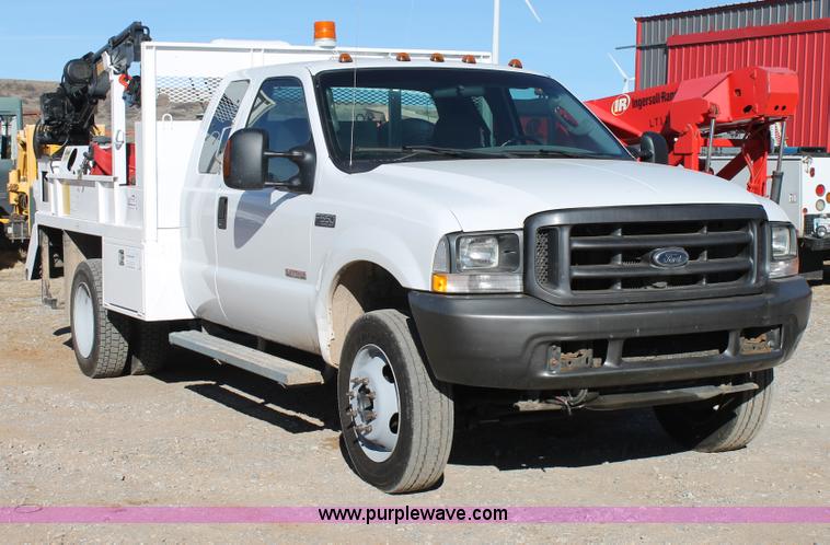 image for item C3673 2004 Ford F550 SuperCab utility truck
