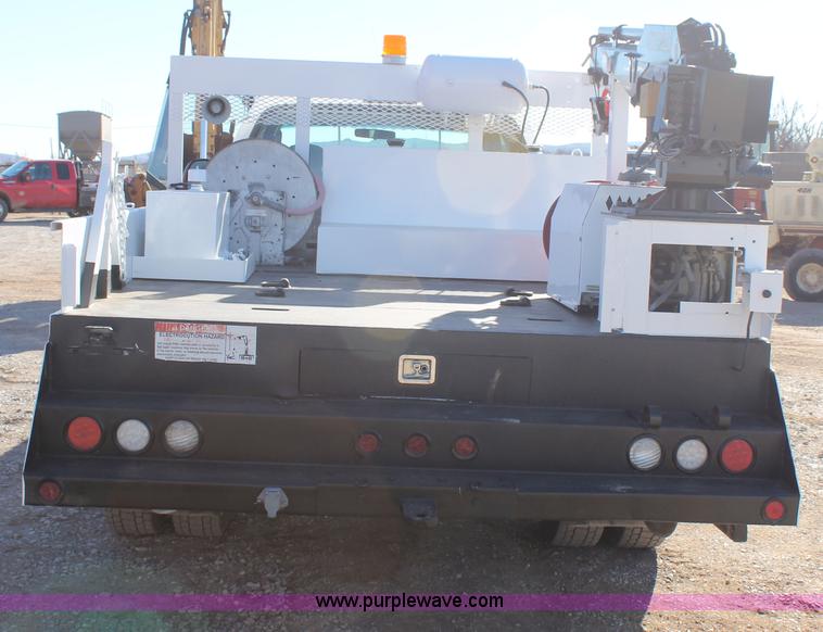 image for item C3673 2004 Ford F550 SuperCab utility truck