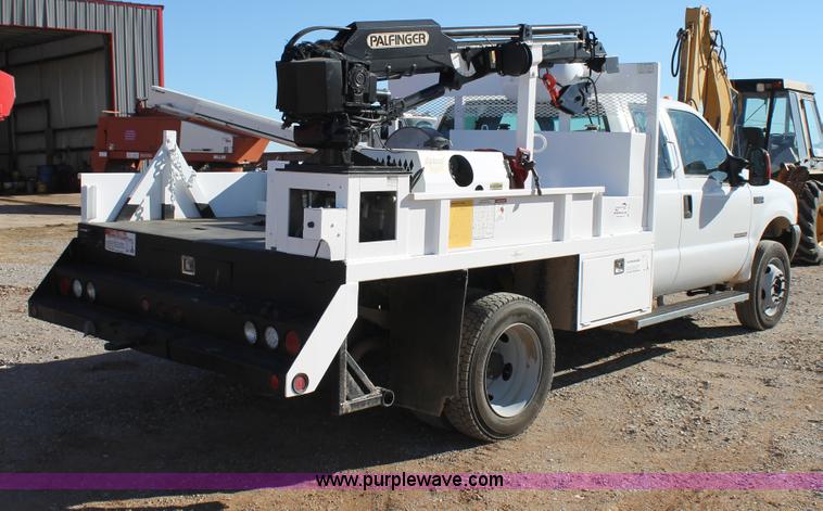 image for item C3673 2004 Ford F550 SuperCab utility truck