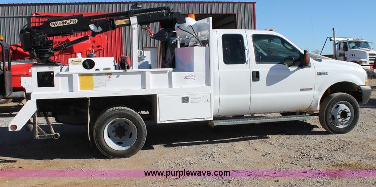 image for item C3673 2004 Ford F550 SuperCab utility truck