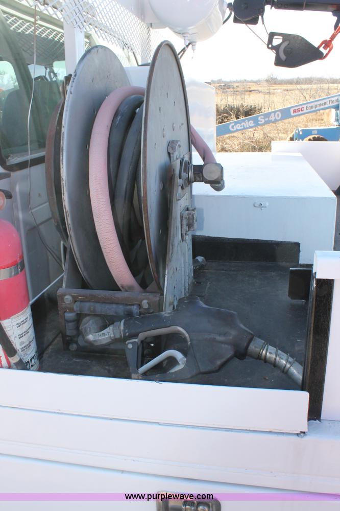 image for item C3673 2004 Ford F550 SuperCab utility truck