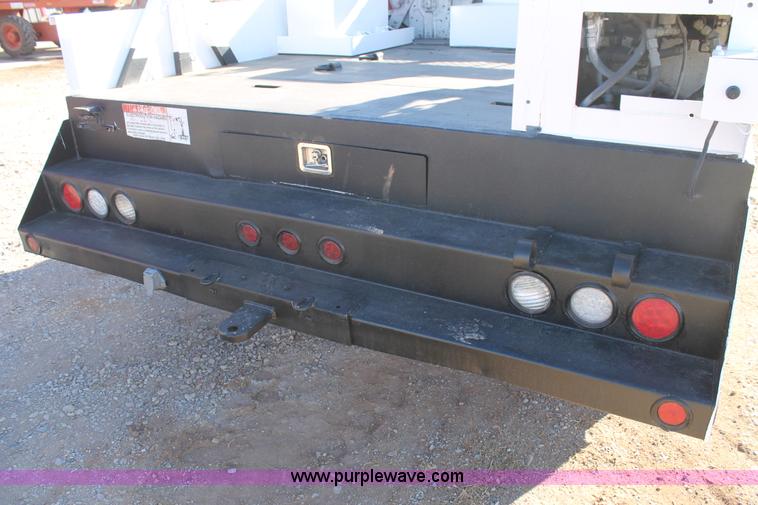 image for item C3673 2004 Ford F550 SuperCab utility truck